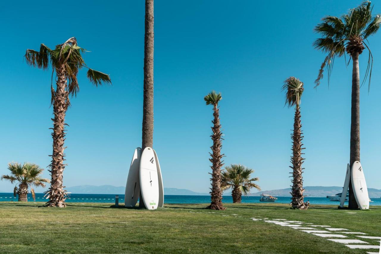 Radisson Collection Hotel, Bodrum 아크얄라 외부 사진 Palm trees in the city
